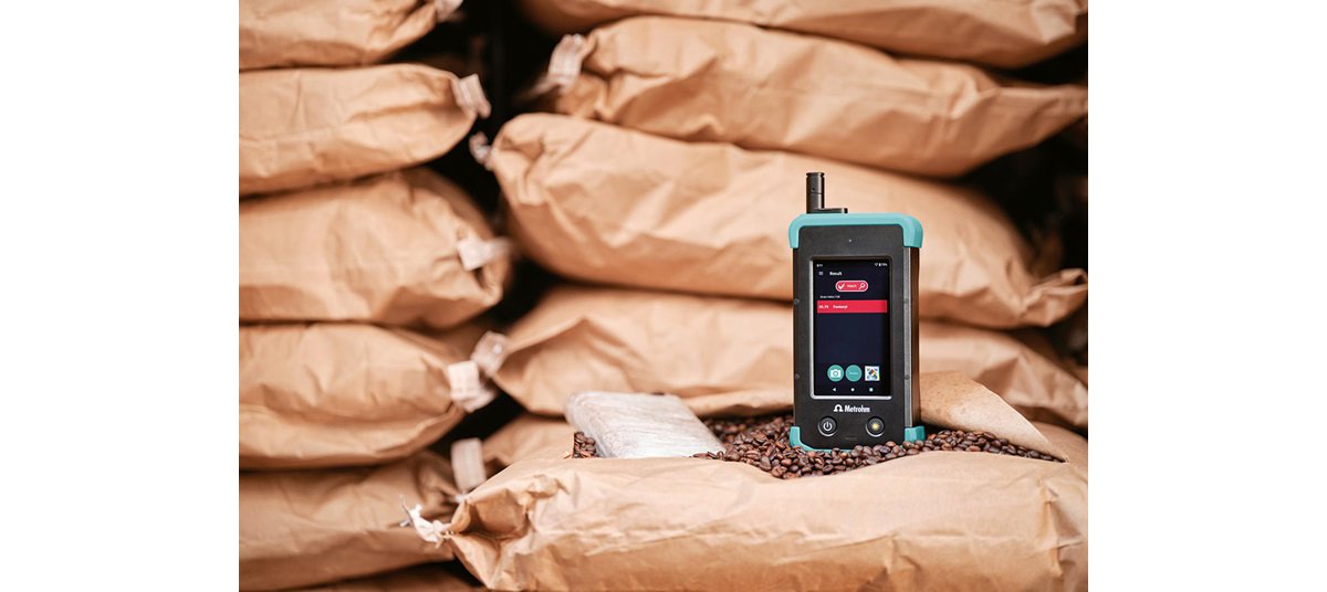 利用拉曼技术可以透过玻璃、石英、塑料等透明/半透明包材材料直接检测，以保持样品的残留