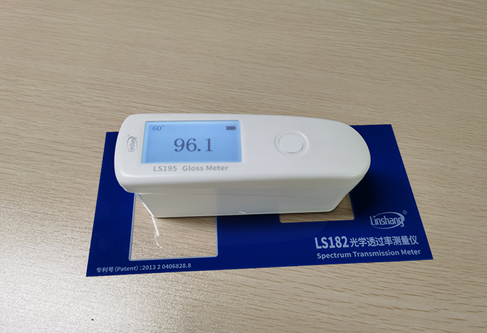 ls195光泽度仪测试UV油墨制品