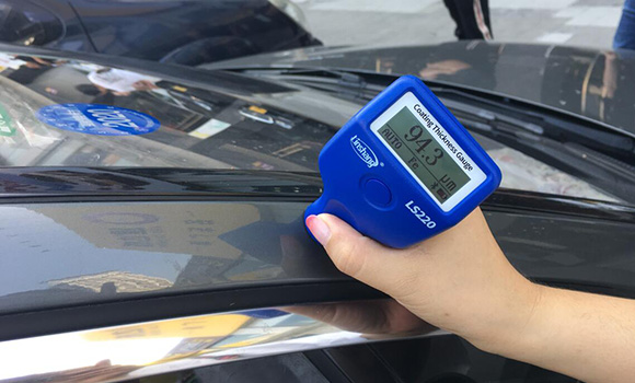 LS220漆膜测厚仪测量汽车